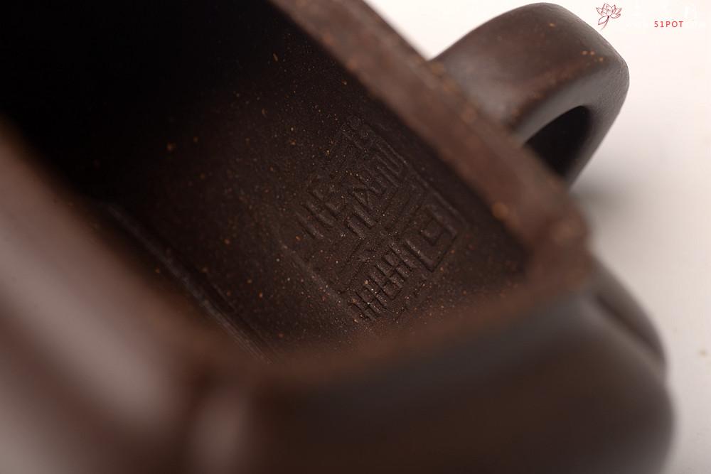 紫砂壶图片：何卫枫丙申夏全手新作古朴文气 方中见圆 清逸 抽角璞方 - 美壶网