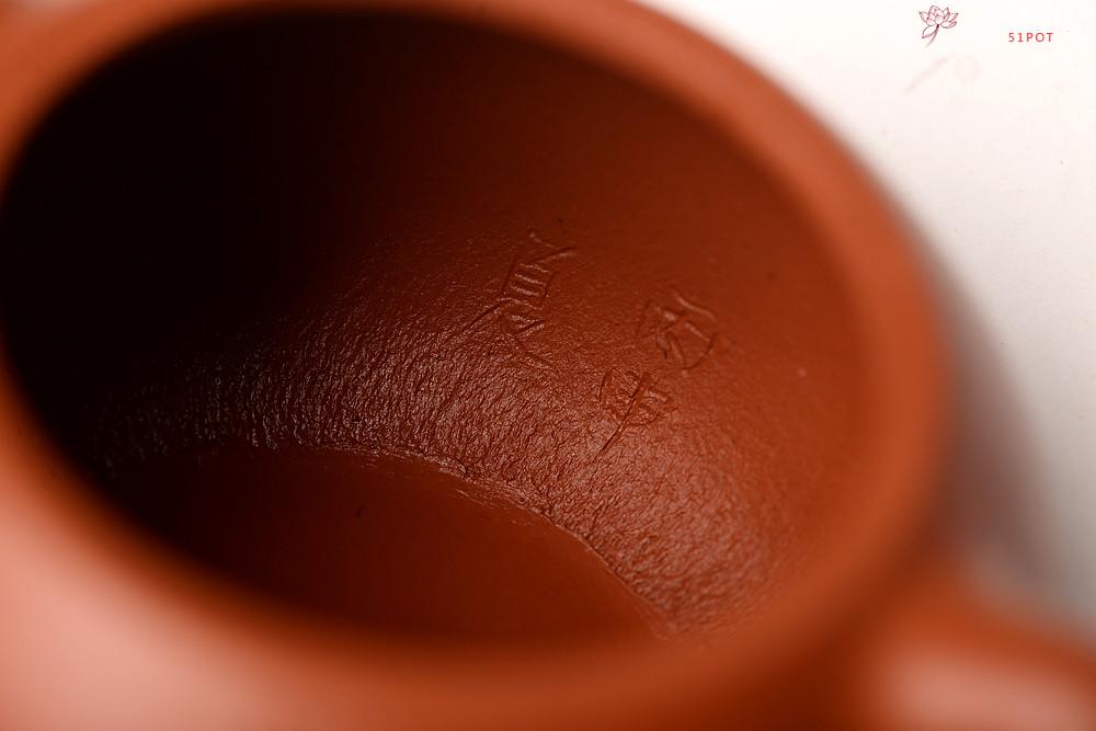 紫砂壶图片：徐亚春丙申夏全手作品 传统实用 优质朱泥 摹古文旦 颇具玩味~ - 美壶网