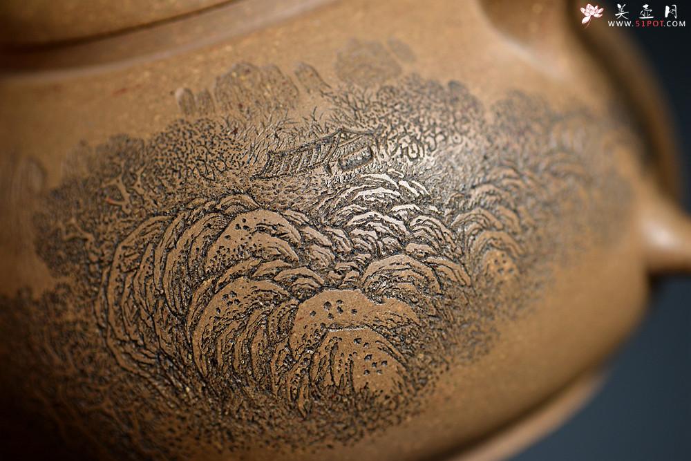 紫砂壶图片：摹古明式 优质老段泥 文气十足 细刻通景山水之全手圆韵 - 美壶网