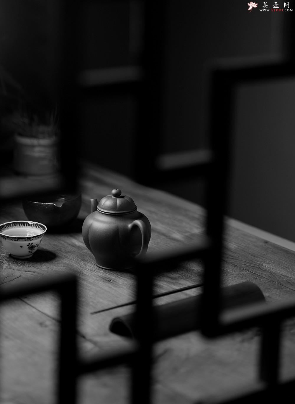 紫砂壶图片：储亚丙申秋全手新品 精工筋囊 高俊神怡 耐品 瑞福 高温底槽青 - 美壶网