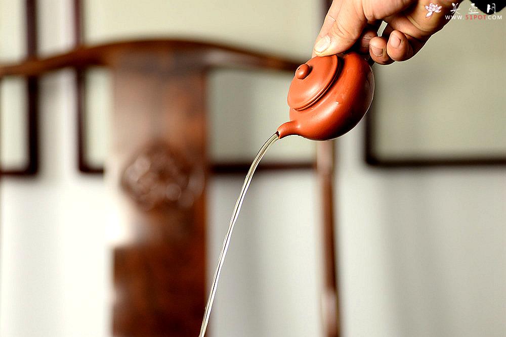 紫砂壶图片：优质朱泥 娇艳迷人 全手仿古 传统实用 - 美壶网