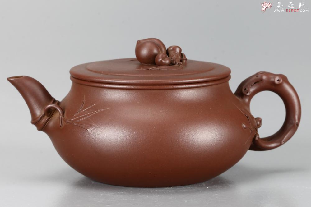 紫砂壶图片:潘丹初全手作品 送礼自用精品~ 优质老紫泥 竹韵桃丰 祝寿 - 美壶网