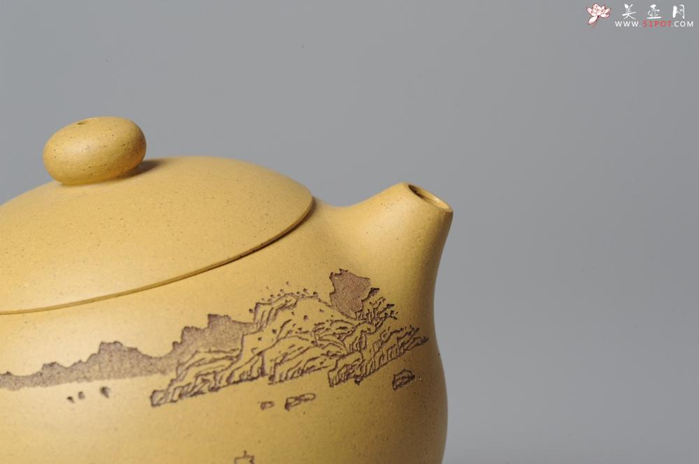 紫砂壶图片:助工袁德波精心装饰通景山水 双助工联袂西施壶 - 美壶网