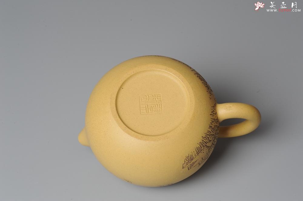 紫砂壶图片:助工袁德波精心装饰通景山水 双助工联袂西施壶 - 美壶网