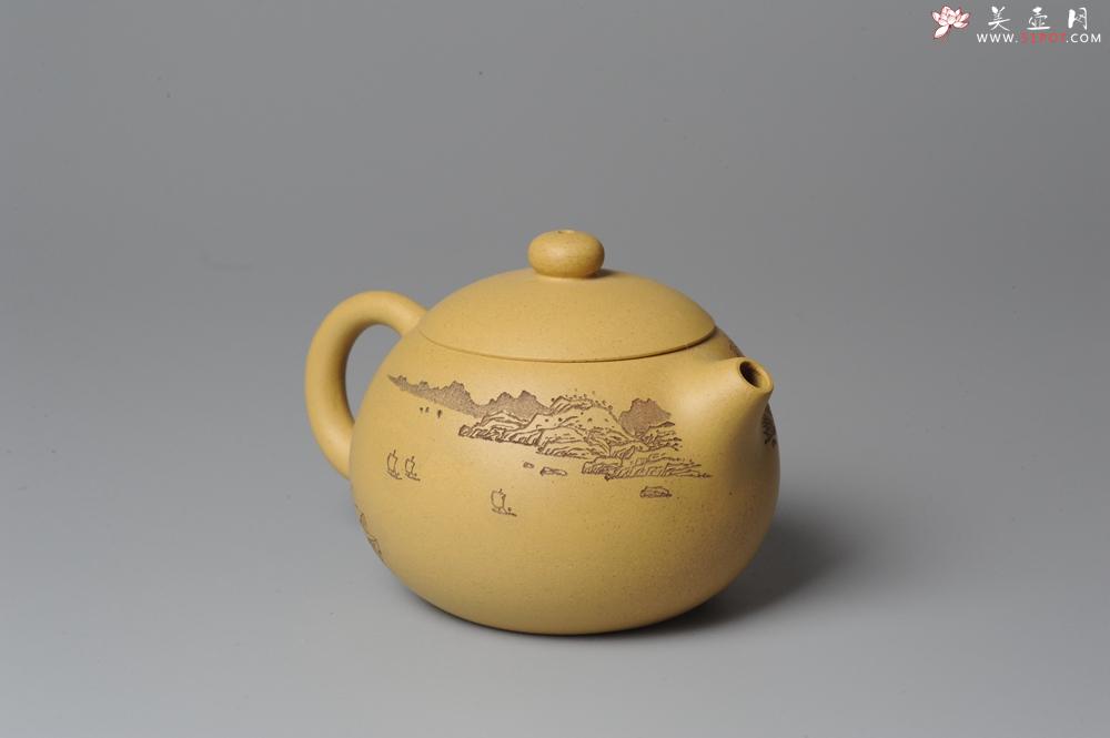紫砂壶图片:助工袁德波精心装饰通景山水 双助工联袂西施壶 - 美壶网