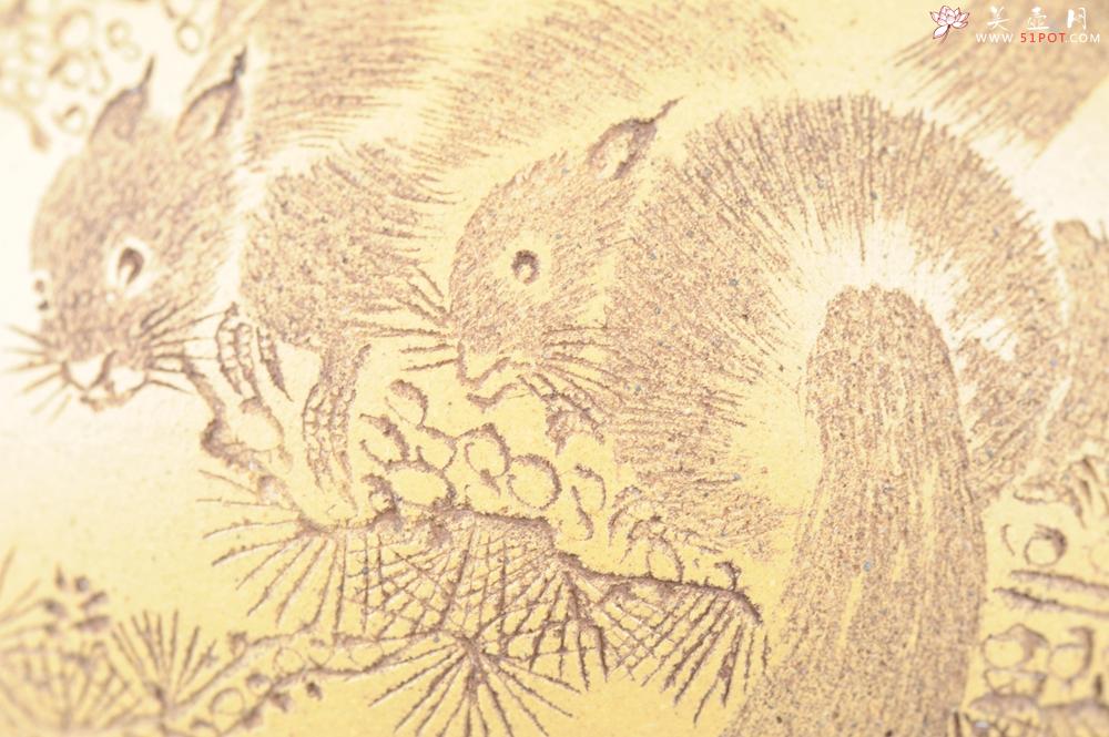 紫砂壶图片：国助唐文本绿西施  端庄 助工袁德波装饰  - 美壶网
