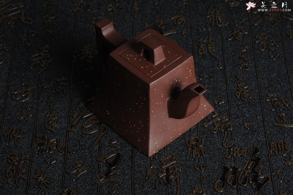 紫砂壶图片：美壶特惠 全手工四方镶制铺砂方钟 一气呵成 口盖完美无暇 未整过口 不露砂 - 美壶网