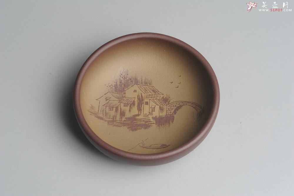 紫砂壶图片:美杯特惠 精品山水杯款式三 紫泥粉段泥 各不同^_^好玩 直径8.7cm - 美壶网