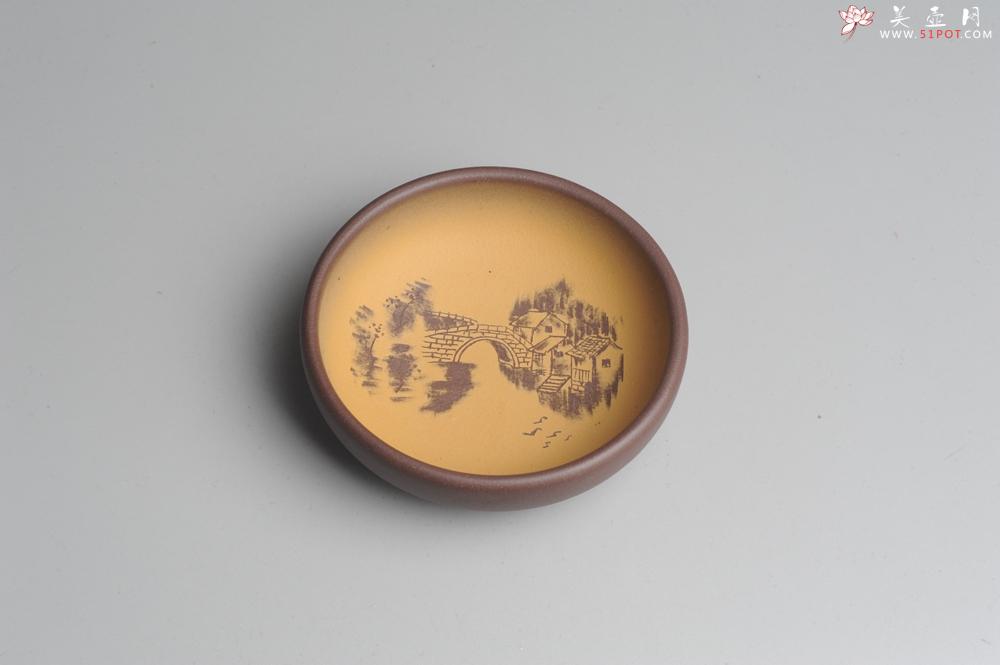 紫砂壶图片：美杯特惠 精品山水杯款式二 紫泥粉段泥 各不同^_^好玩 直径8.7cm - 美壶网