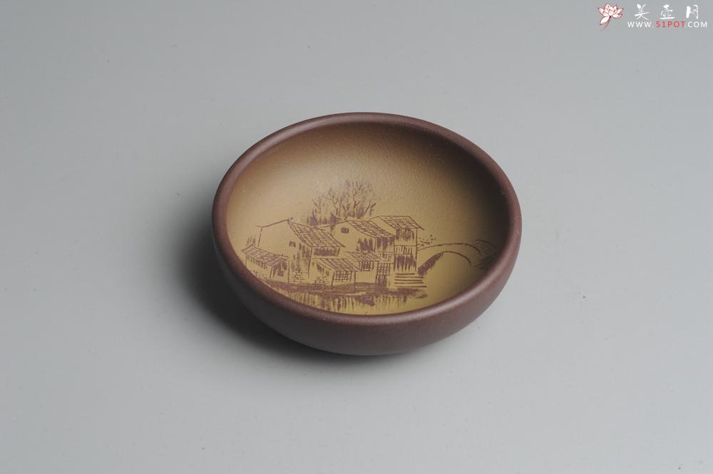 紫砂壶图片:美杯特惠 精品山水杯款式三 紫泥粉段泥 各不同^_^好玩 直径8.7cm - 美壶网