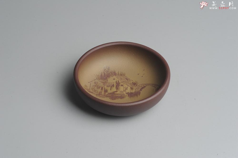 紫砂壶图片:美杯特惠 精品山水杯款式三 紫泥粉段泥 各不同^_^好玩 直径8.7cm - 美壶网