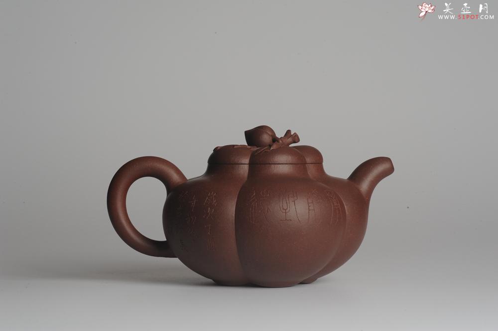 紫砂壶图片：精品全手工上合桃 助工俞霞即兴装饰 - 美壶网