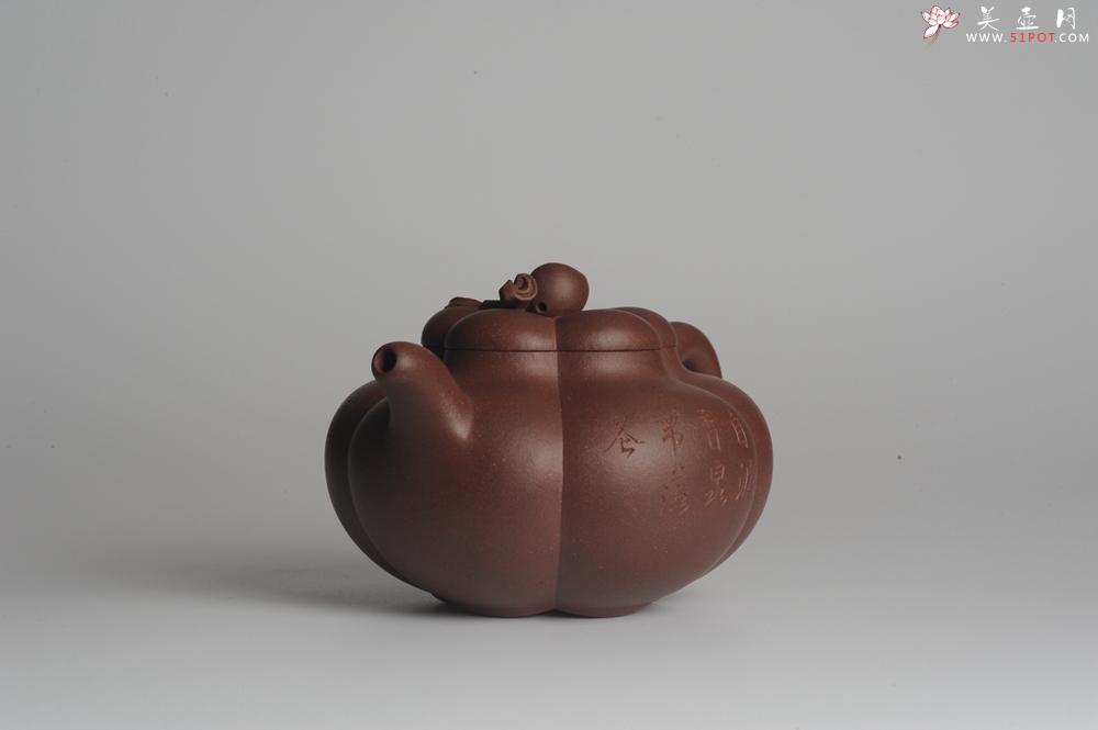 紫砂壶图片：精品全手工上合桃 助工俞霞即兴装饰 - 美壶网