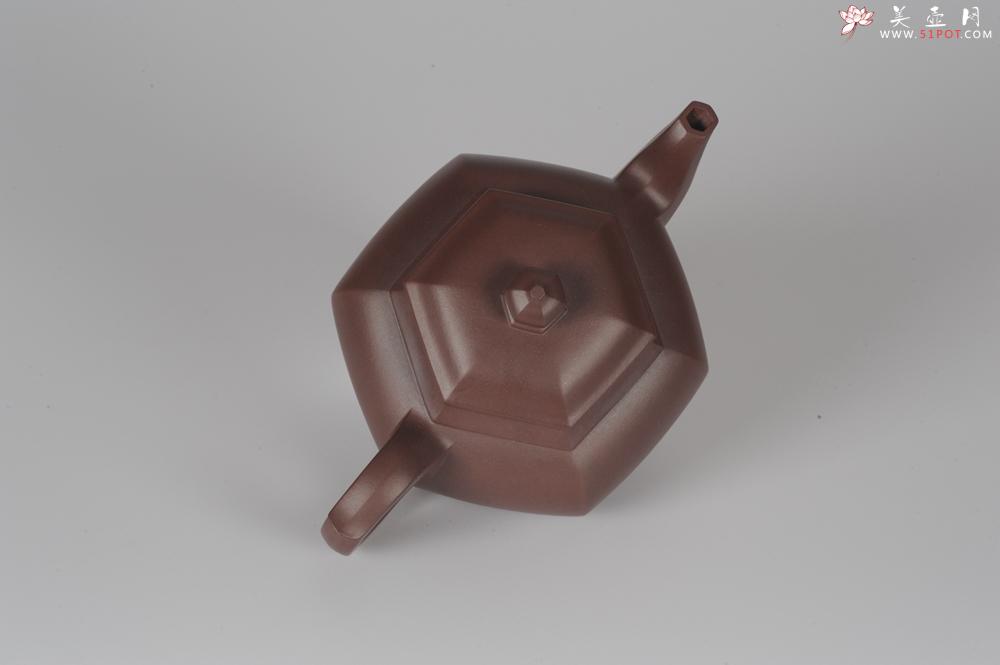 紫砂壶图片:气势磅礴 线面挺括 全手工精工老紫泥六方笑樱壶 - 美壶网