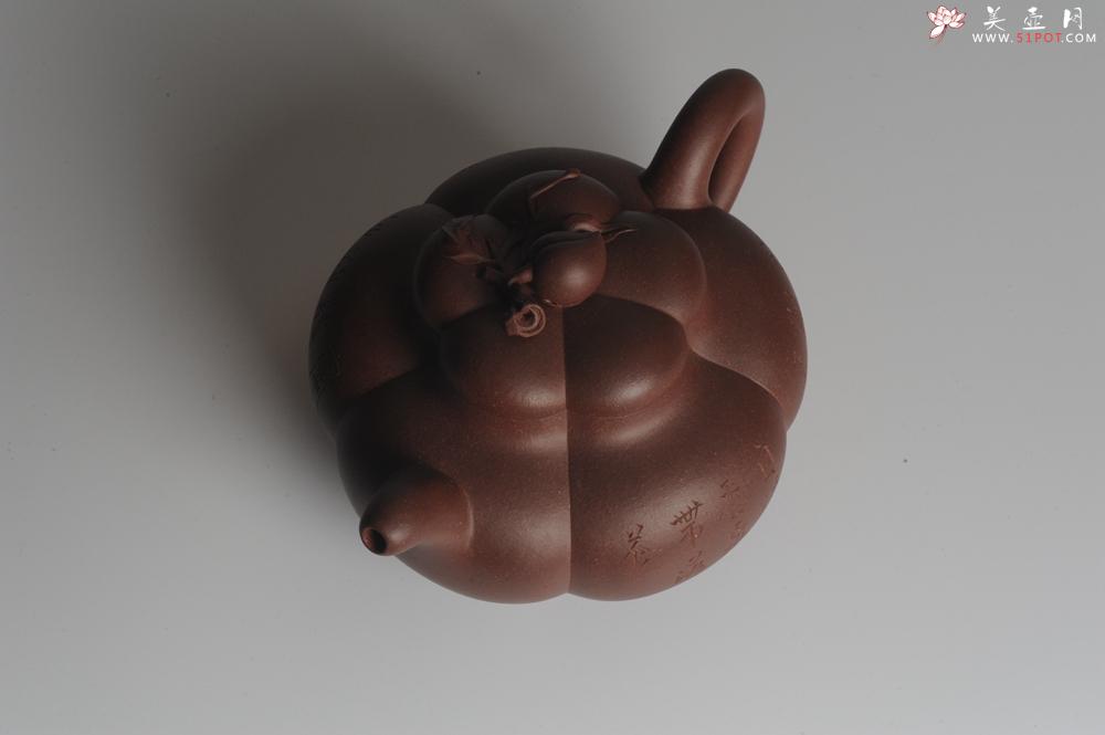 紫砂壶图片：精品全手工上合桃 助工俞霞即兴装饰 - 美壶网