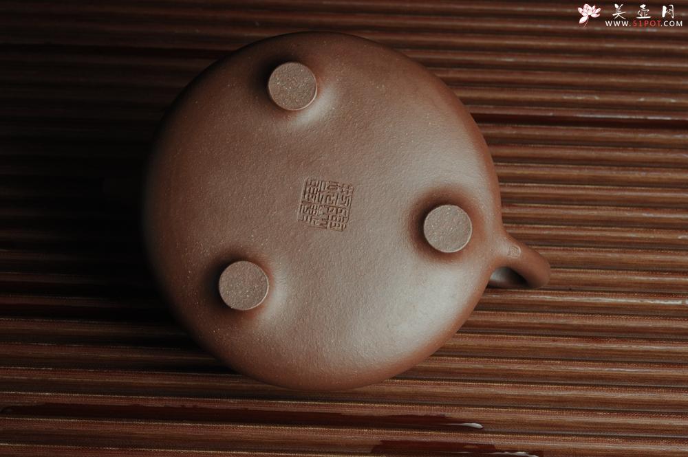 紫砂壶图片：优质紫泥 全手工摹古子冶石瓢 骨肉匀挺 清茗堂助工文气装饰通转梅花 暗香袭来 - 美壶网