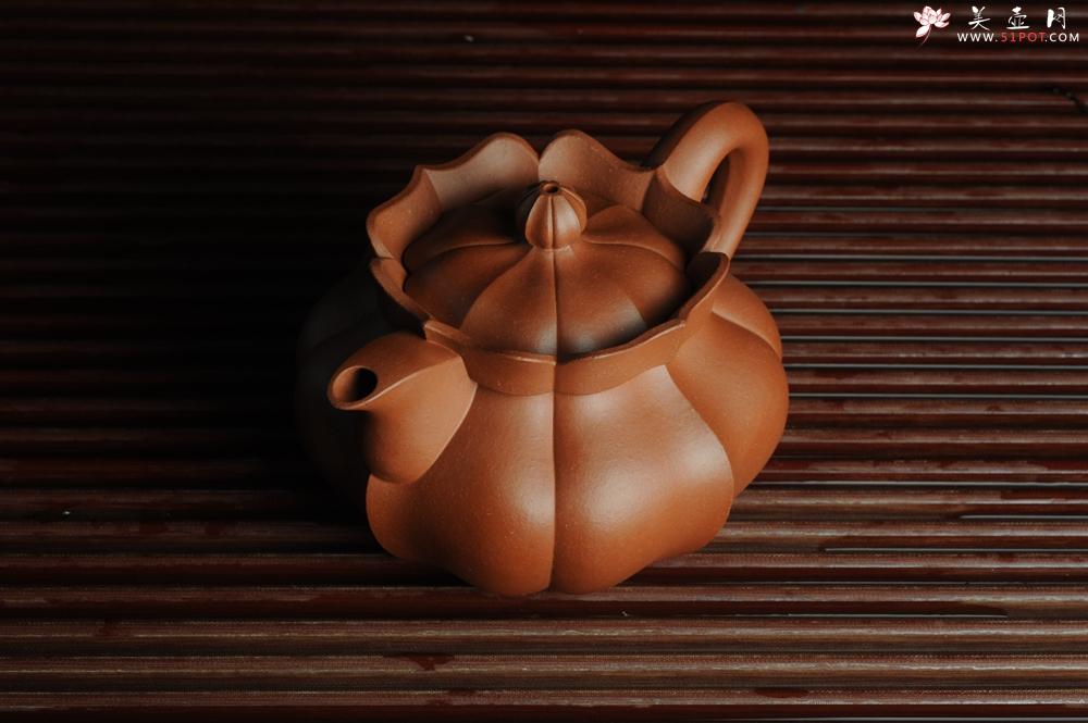 紫砂壶图片：优质清水泥精品莲花僧帽 难度大 线条干净利落 - 美壶网