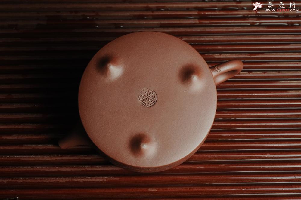 紫砂壶图片：美壶特惠 曼生周盘 通景山水 做工超精致 茶人醉爱 - 美壶网