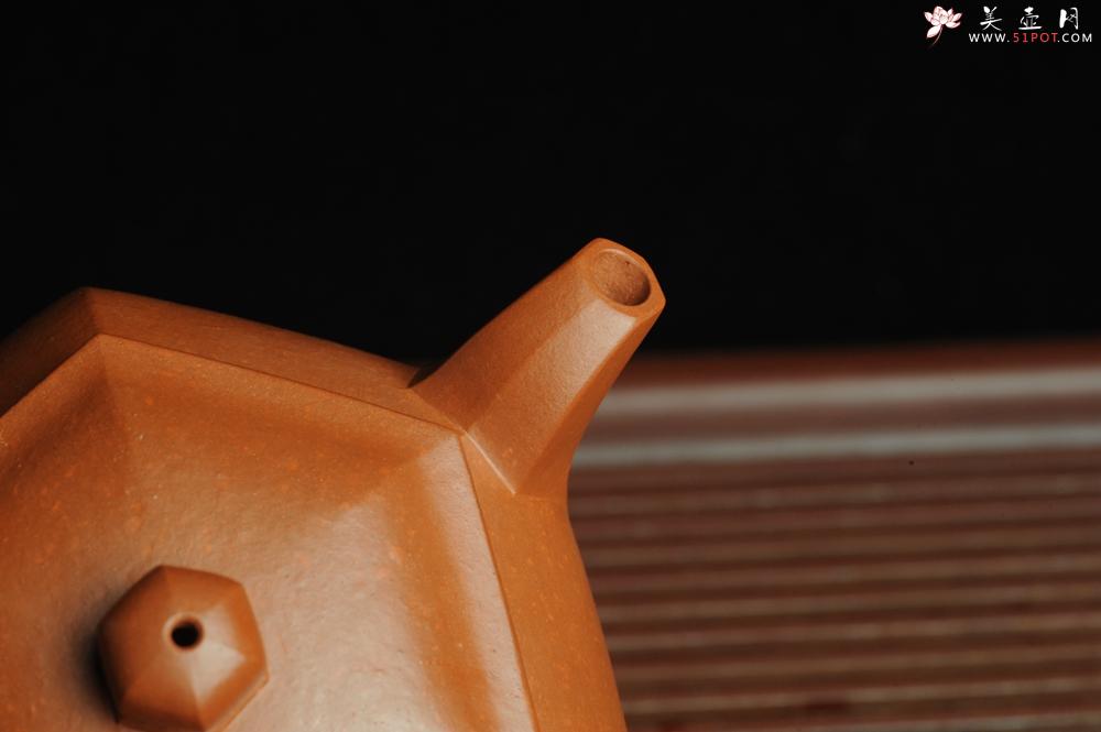 紫砂壶图片：张海莊突破之作 全手工六方宫灯 粗砂朱泥收缩大 成型难 朱砂金砂隐现 - 美壶网