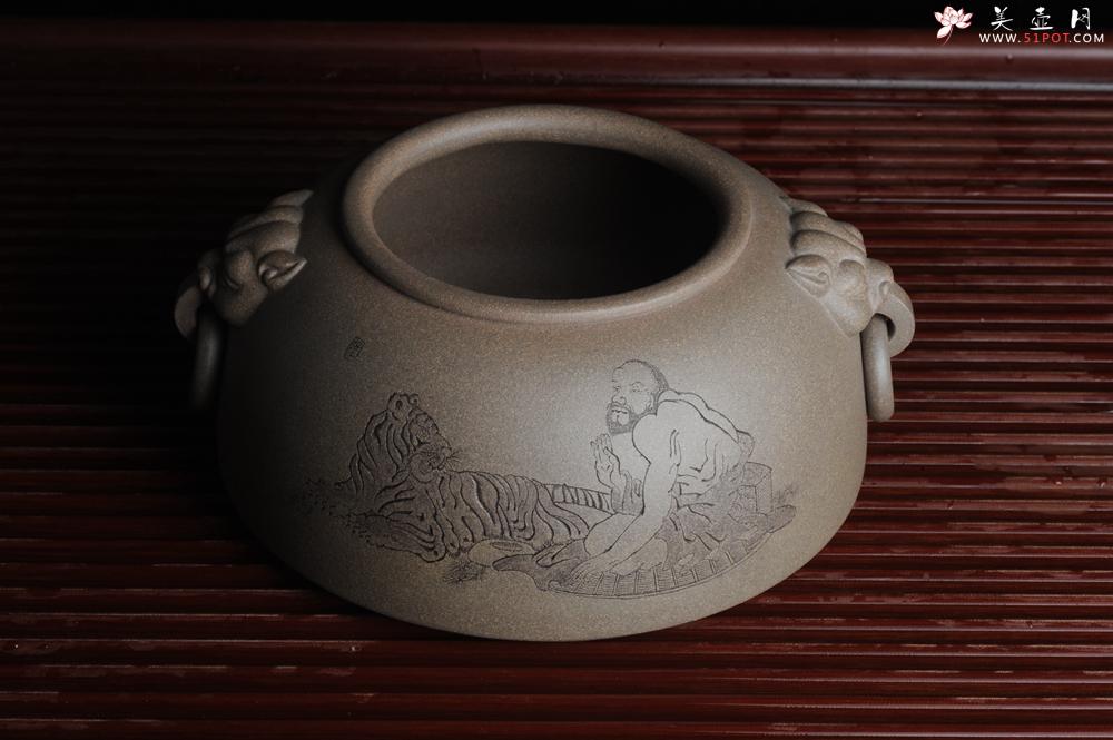 紫砂壶图片：老青段精品瑞兽双耳罐 茶仓 水洗 烟灰缸 多用 子陶刻达摩伏虎图 不输名、家 - 美壶网