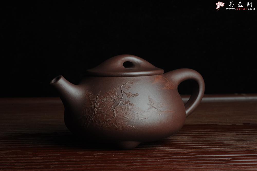 紫砂壶图片：美壶特惠 经典平盖小石瓢 满瓢（景舟石瓢）泥绘山水 江清月近人 单色泥绘更显功力 - 美壶网