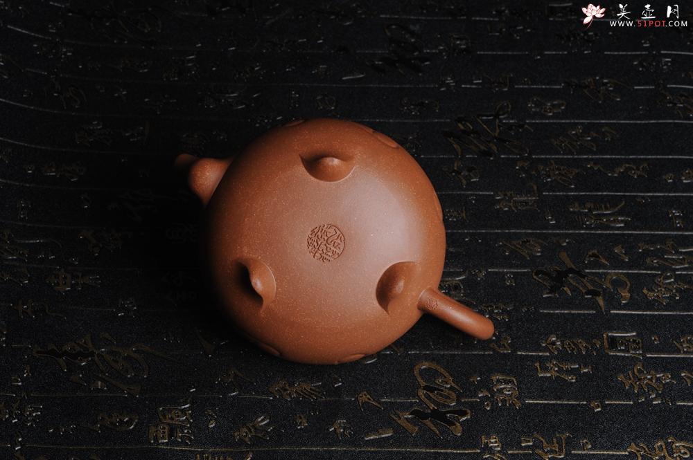 紫砂壶图片:美壶特惠 原创三足如意壶 嵌盖难度大 油润降坡泥 做工超精致 - 美壶网