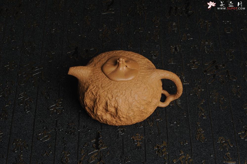 紫砂壶图片：美壶特惠 进步明显优质黄金段全手工龚春 供春 异型盖 难度大 肌理丰富 - 美壶网