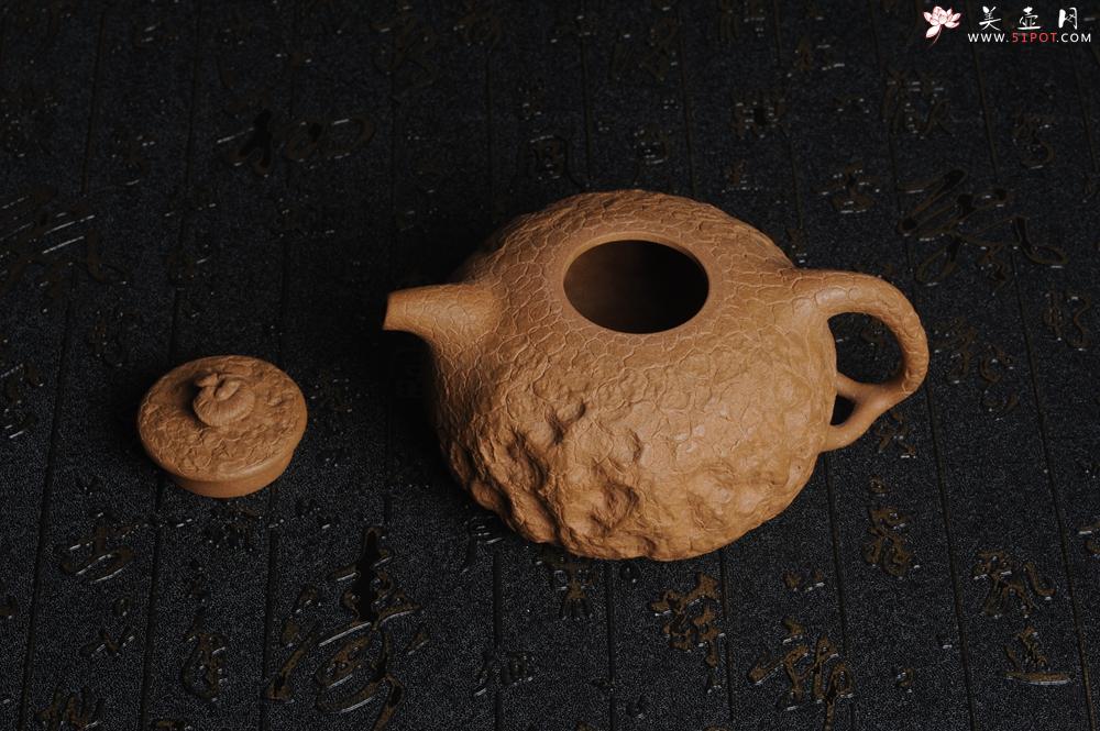 紫砂壶图片：美壶特惠 进步明显全手工黄金段泥灵芝供春壶 龚春 肌理丰富 - 美壶网