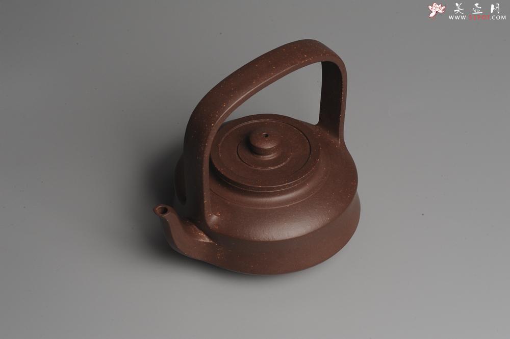 紫砂壶图片：进步明显 扛鼎之作 全美品 难度大刹凹单片折肩拍打成型全手工提壁壶 且玩且珍惜 - 美壶网