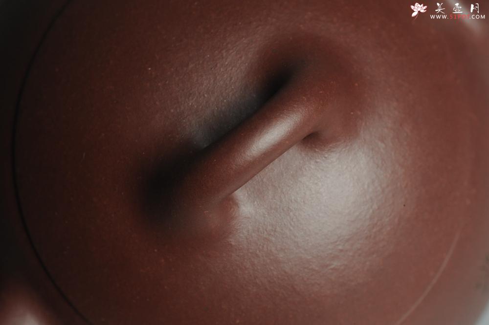 紫砂壶图片：油润紫泥 清茗堂助工文气装山水全手工秦权壶 - 美壶网