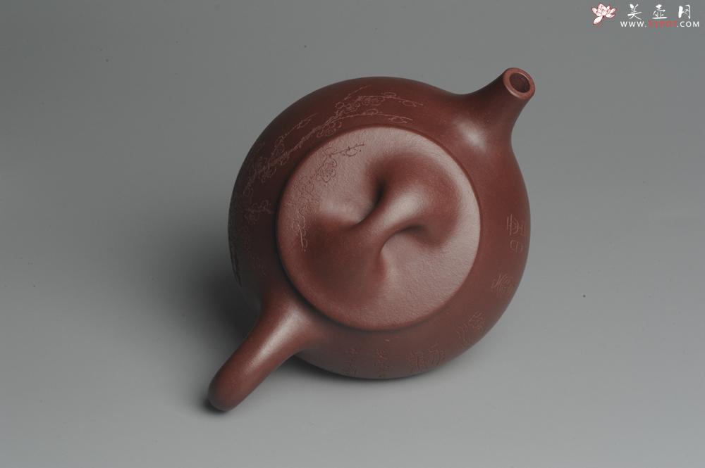 紫砂壶图片：美壶特惠 精致做工经典平盖小石瓢 精刻梅花 暗香浮动 灰常雅致 - 美壶网