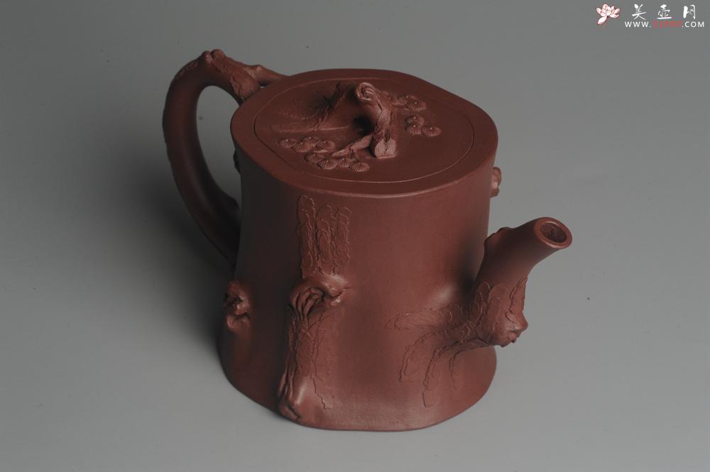 紫砂壶图片:实力派全手工木棉松桩 气质非凡 肌理自然生动 难度大 - 美壶网