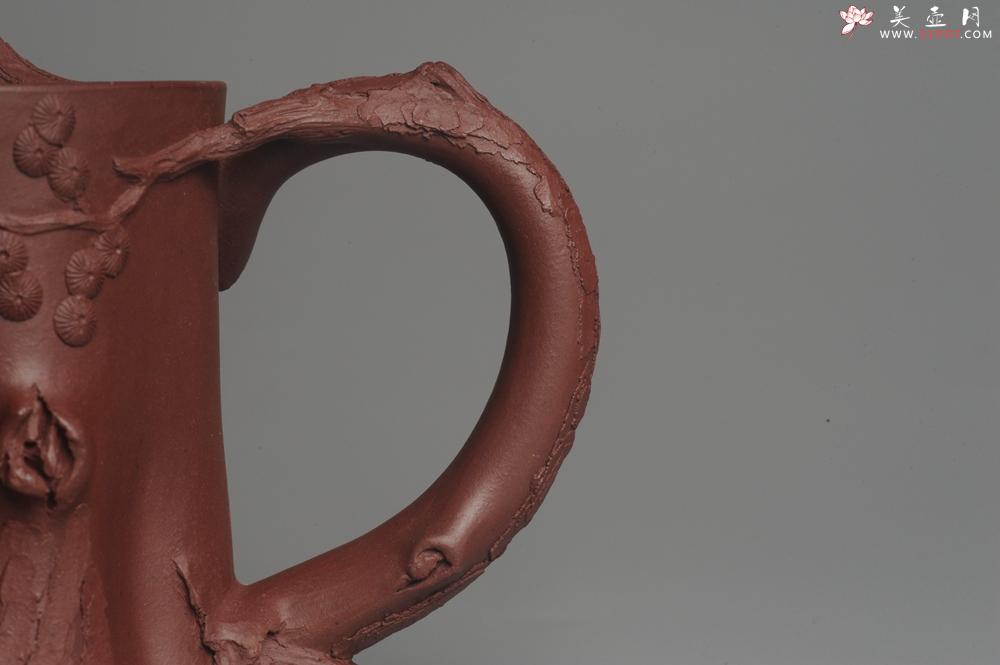 紫砂壶图片:实力派全手工木棉松桩 气质非凡 肌理自然生动 难度大 - 美壶网