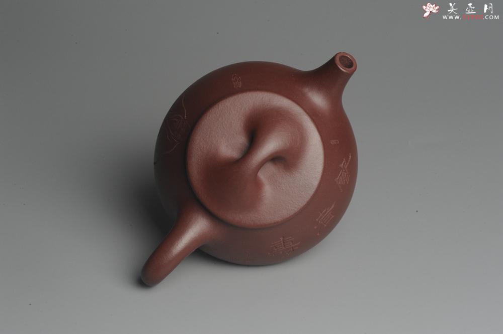 紫砂壶图片：美壶特惠 精致做工经典平盖饮者寿小石瓢 精刻人物 茶人醉爱 - 美壶网