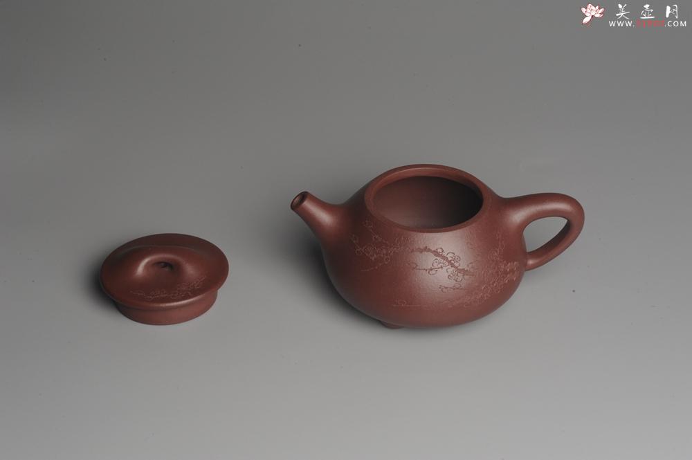 紫砂壶图片：美壶特惠 精致做工经典平盖小石瓢 精刻梅花 暗香浮动 灰常雅致 - 美壶网