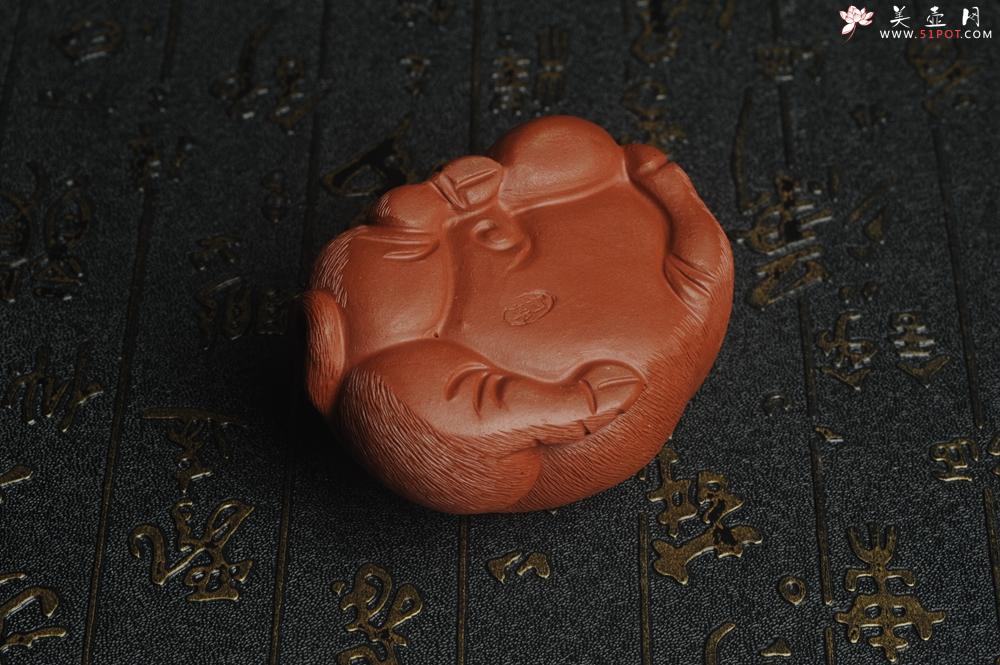 紫砂壶图片：美宠特惠 优质清水泥精致手工茶宠 一团和气招财猪 长7cm宽5cm高3.5cm - 美壶网