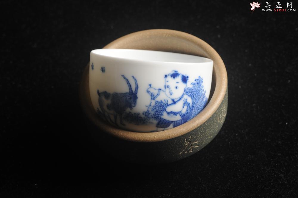 紫砂壶图片:景德镇主人杯 青花杯 童子伴羊 - 美壶网