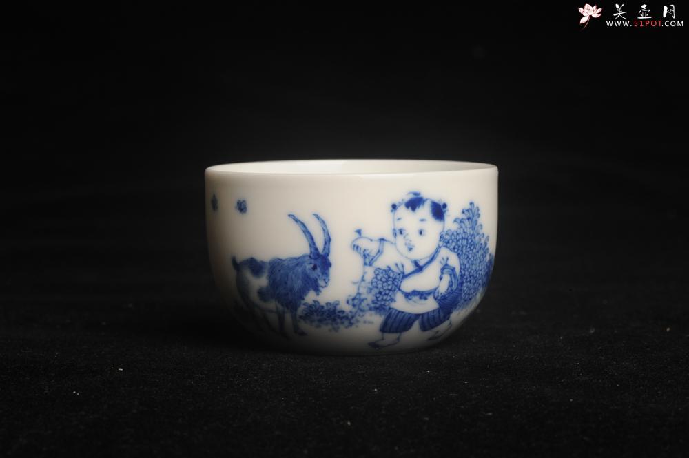 紫砂壶图片:景德镇主人杯 青花杯 童子伴羊 - 美壶网