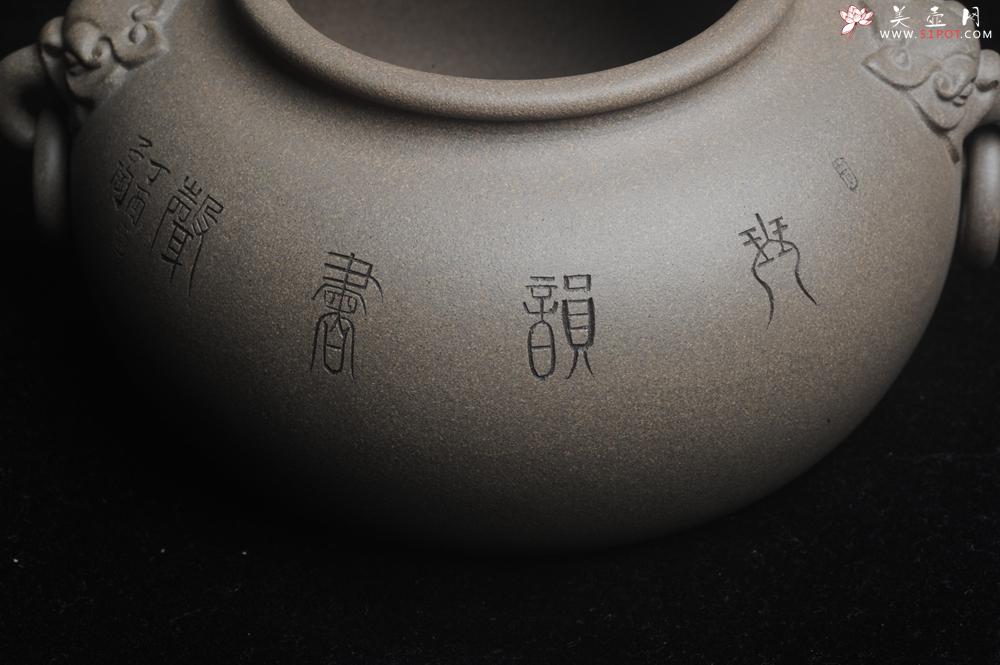 紫砂壶图片：精品特惠 老青段精品瑞兽双耳罐 茶仓 茶叶罐 水洗 烟灰缸 多用 子陶刻抚琴图 琴韵书声 - 美壶网