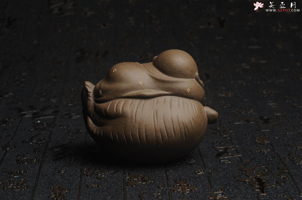 紫砂壶图片:美宠特惠 精工老青段如意人生茶宠摆件 神态细腻 长9cm宽7cm高7cm - 美壶网