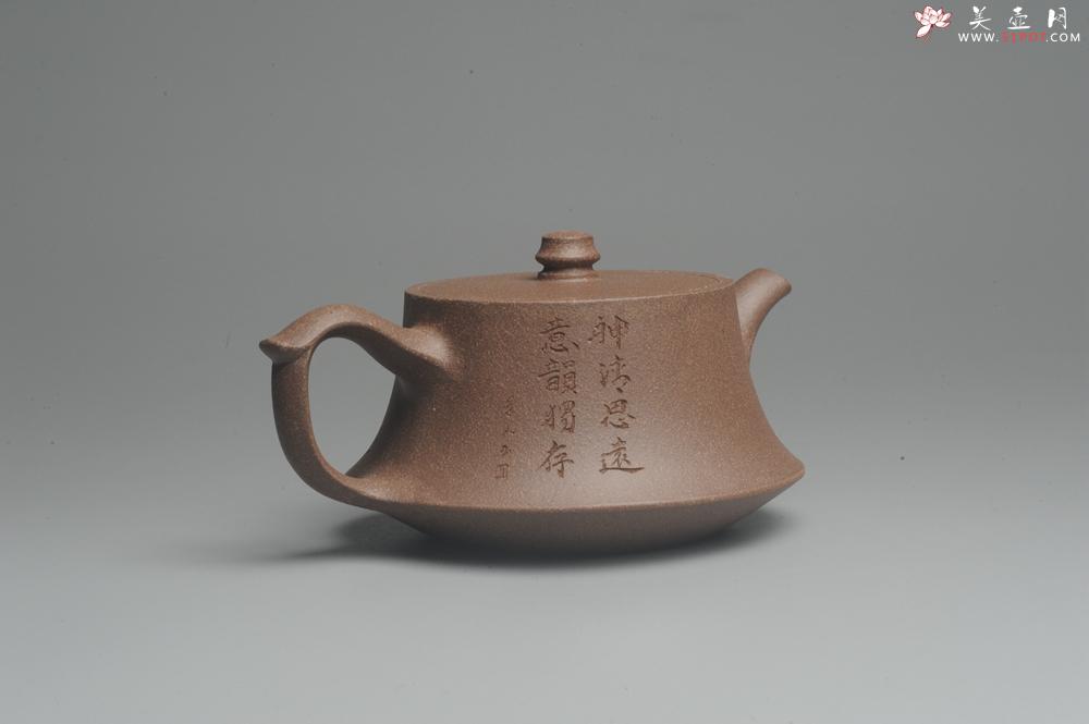 紫砂壶图片：美壶特惠 精工老段泥曼生山水柱础 贺岁佳品 高档包装 - 美壶网