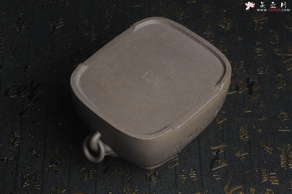 紫砂壶图片：精品特惠 助工老青段精品瑞兽双耳罐 茶仓 茶叶罐 水洗 烟灰缸 松下高士图 - 美壶网