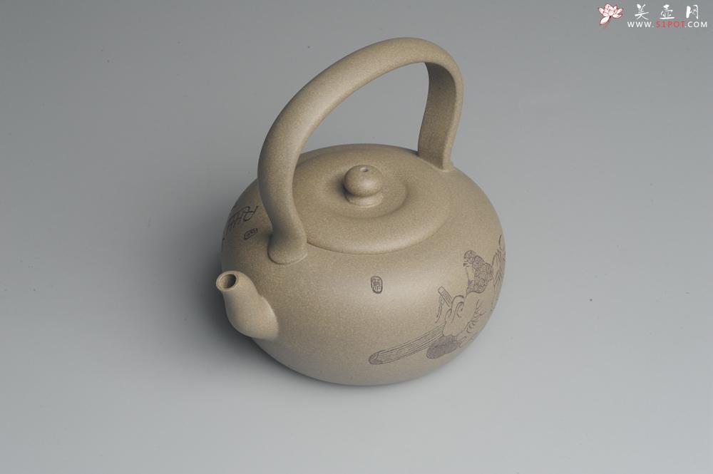 紫砂壶图片：美壶特惠 老青段 助工精工太白提梁 装饰抚琴图 文气雅致 - 美壶网