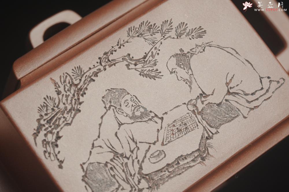 紫砂壶图片：全手工精致亚明四方壶 装饰对弈图 特文气 - 美壶网