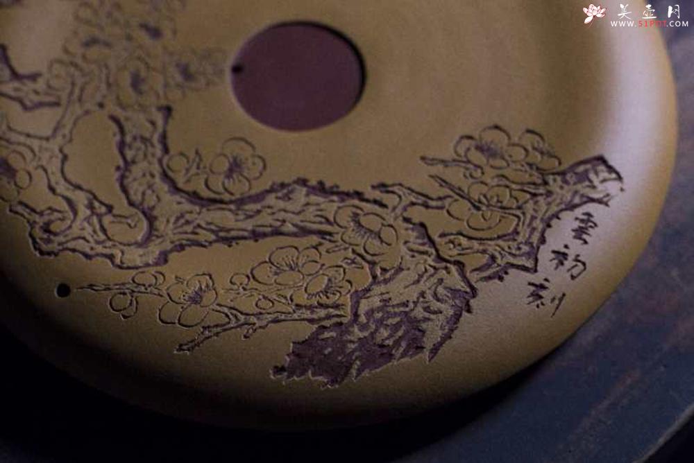 紫砂壶图片：毛国强入室弟子黄云初梅香文盘 干泡台 直径19cm 厚2cm 特文气 - 美壶网