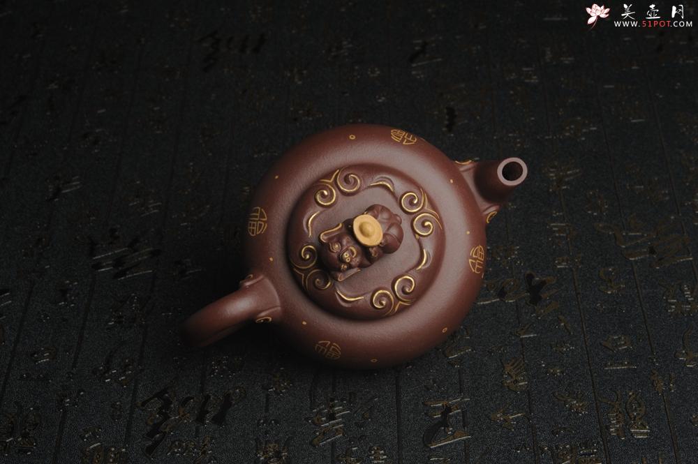 紫砂壶图片：美壶年底特惠 精工好泥福气金猪套壶 一壶二杯 出水如柱 高档包装 送礼佳品 - 美壶网
