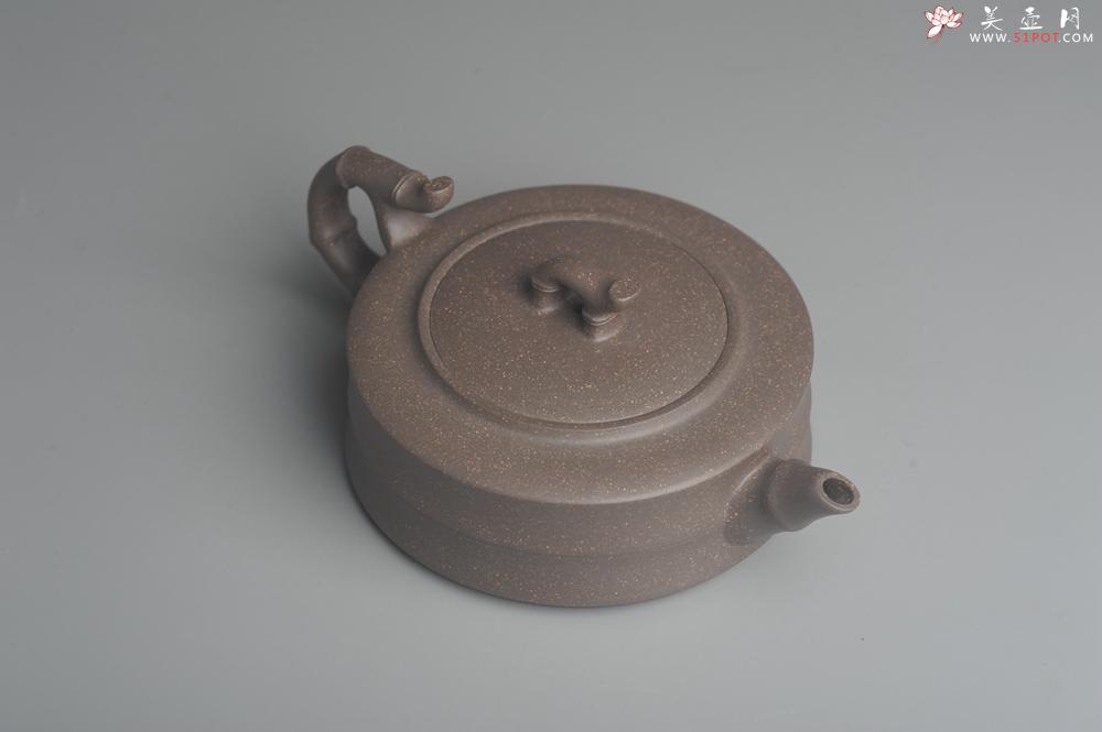 紫砂壶图片：美壶特惠 精致青灰段竹扁套壶 一壶（280ml）二杯（每个100ml） - 美壶网