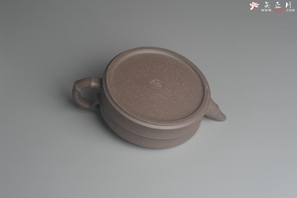 紫砂壶图片：美壶特惠 精致青灰段竹扁套壶 一壶（280ml）二杯（每个100ml） - 美壶网