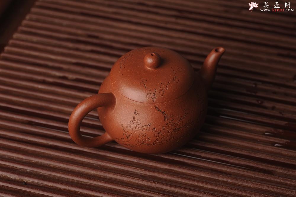 紫砂壶图片：潜力股周小培原创全手工缘德壶 通转梅花 特文气 - 美壶网
