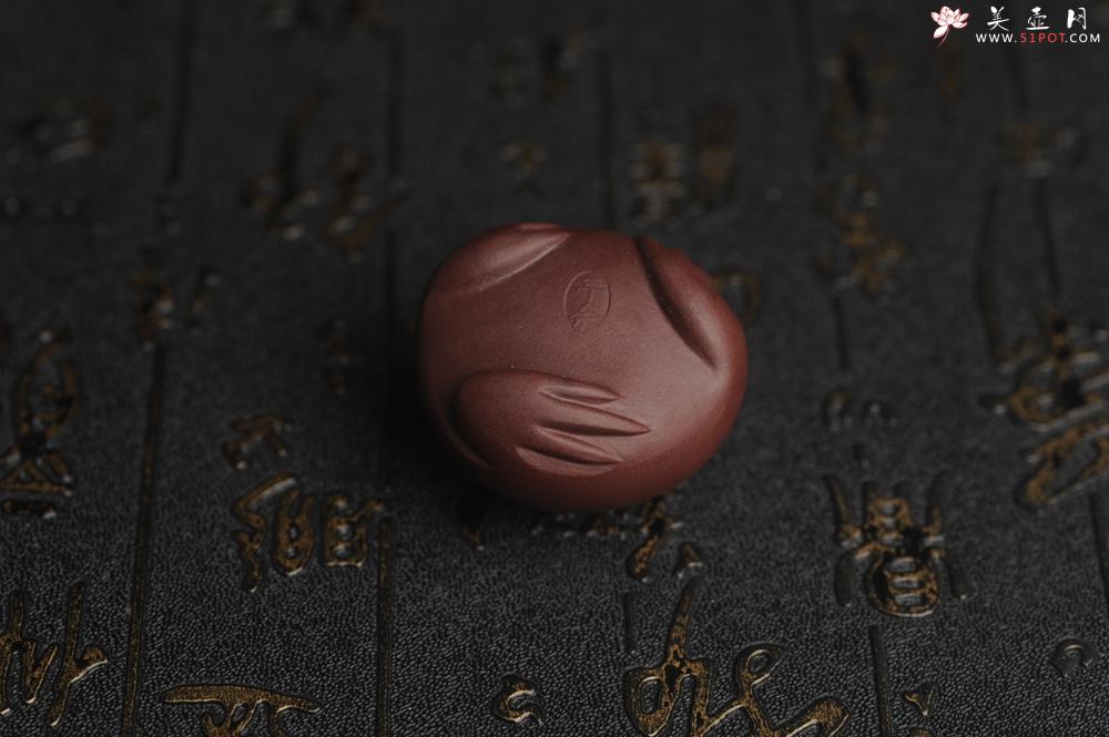 紫砂壶图片：美宠特惠 超可爱的精工紫泥萌蛤蟆紫砂茶宠摆件 长3.5cm宽4cm高3cm - 美壶网